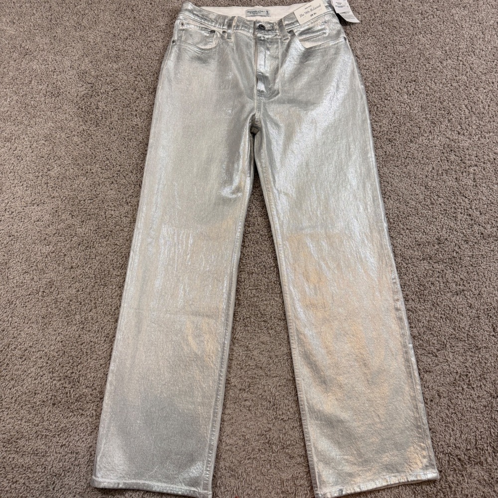 Abercrombie & Fitch 90s Relaxed Jeans Womens 28/6R Silver NWT Metallic High Rise